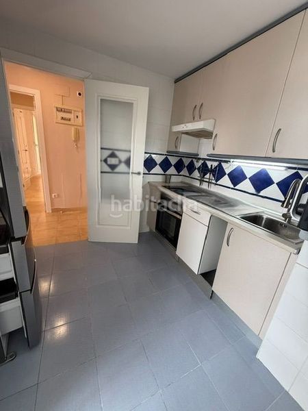 Foto bf3e4de8-66a2-4146-8b5b-ed78fb293e36. Apartament amb aparcament piscina a Via Parque Benidorm
