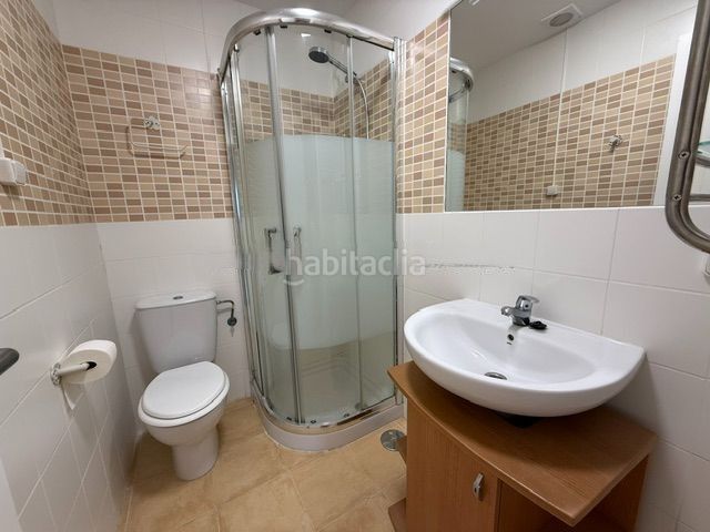 Foto c592ee97-8ae8-403a-a900-e3b2d6fa8078. Apartament amb aparcament piscina a Via Parque Benidorm