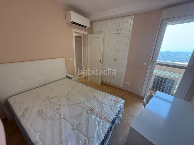 Foto eaaa8d10-75c5-4726-81c3-7ff0bacd4337. Apartament amb aparcament piscina a Via Parque Benidorm