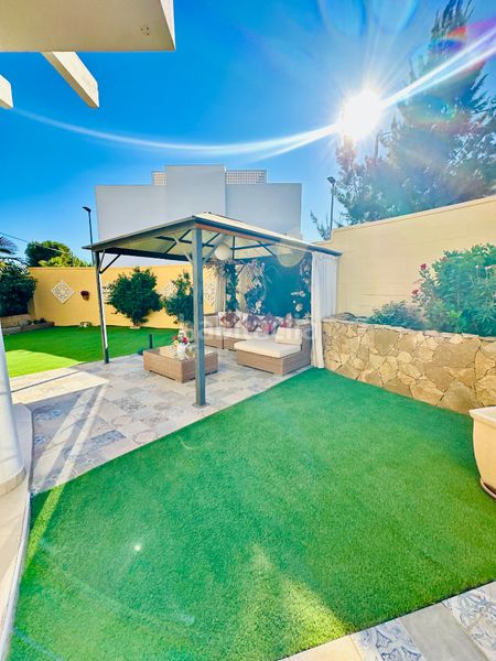 Foto 8b29032e-e5a6-47b6-b983-29f9e05a9ab9. Appartement avec chauffage parking piscine dans L´Albir Alfàs del Pi (l´)