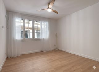 B�ro  Carrer de sant gervasi de cassoles. El motivo por el que no te vas a querer ir nunca de la oficina