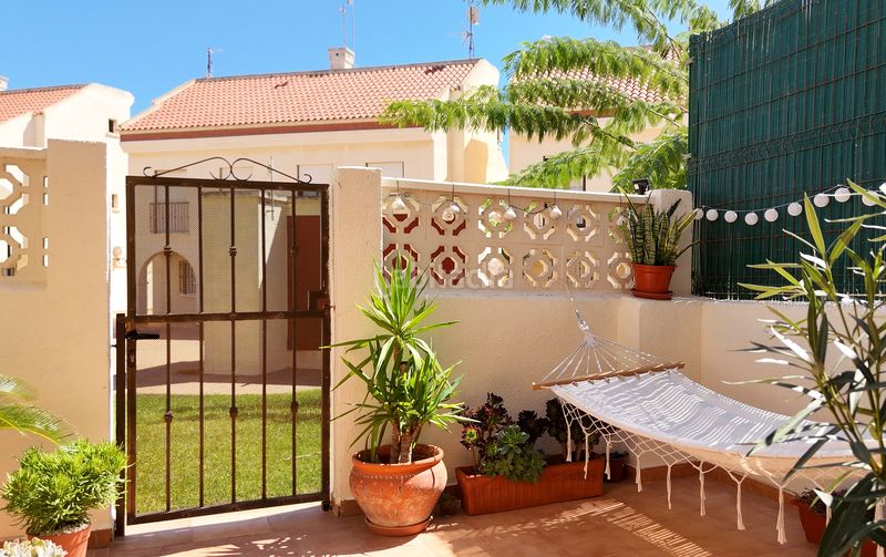 Foto 299fe3d2-029a-4983-bcf9-80ac18dc8140. Casa adossada amb calefacció piscina a Gran Vista-Olivo de Oro Santa Pola