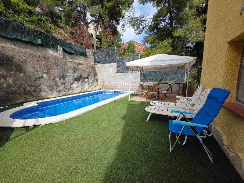 Foto f08d60fb-9ae8-48ff-87d5-86f31a7ef817. Casa amb calefacció aparcament piscina a Vallirana