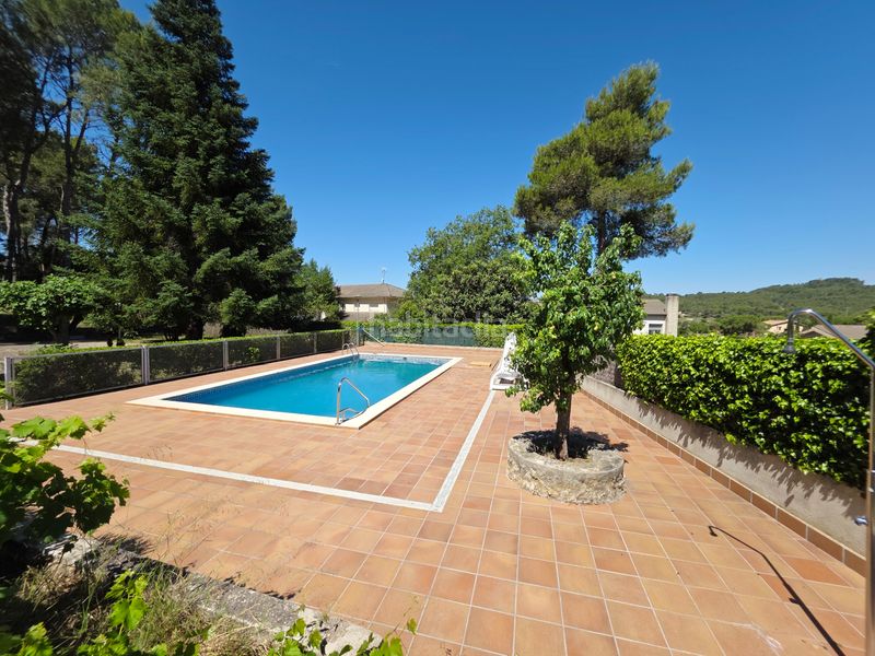 Foto 6d8aa9c6-3d93-4d74-ac88-bbf763f4077c. Casa amb xemeneia calefacció aparcament piscina a Vallirana