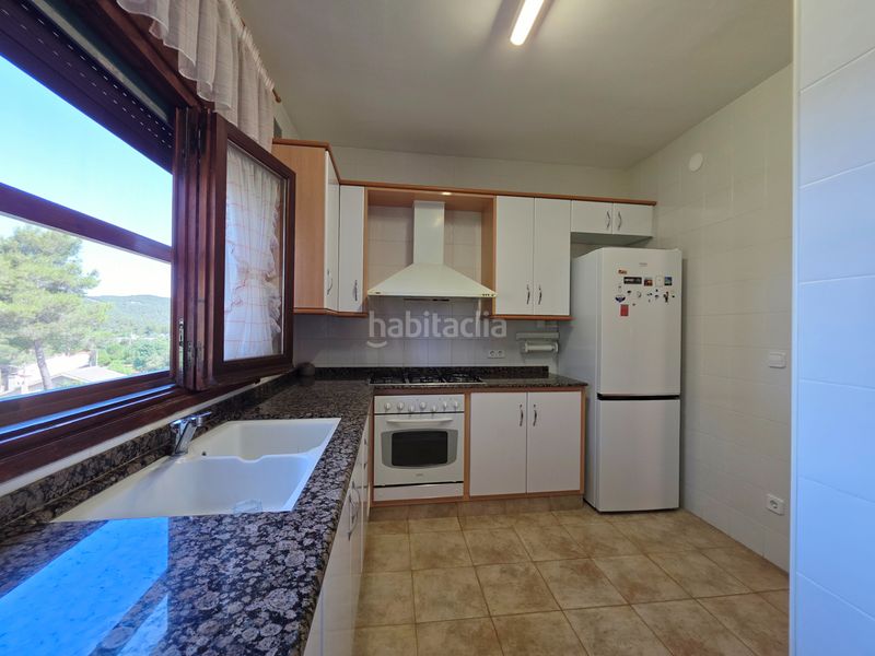Foto ae13b85c-3e5e-4571-95da-8c68470e8280. Casa amb xemeneia calefacció aparcament piscina a Vallirana