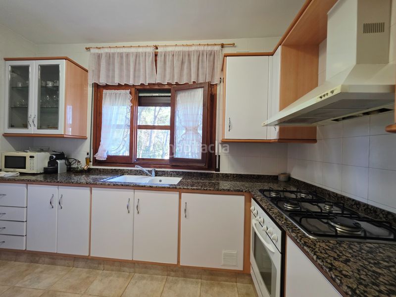 Foto b433f416-278d-42e2-b9fb-d4053153f2b2. Casa amb xemeneia calefacció aparcament piscina a Vallirana