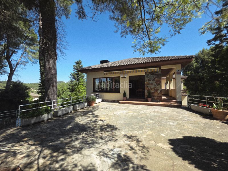 Foto b9d3d670-4aaf-4ae1-88d8-728356c43858. Casa amb xemeneia calefacció aparcament piscina a Vallirana