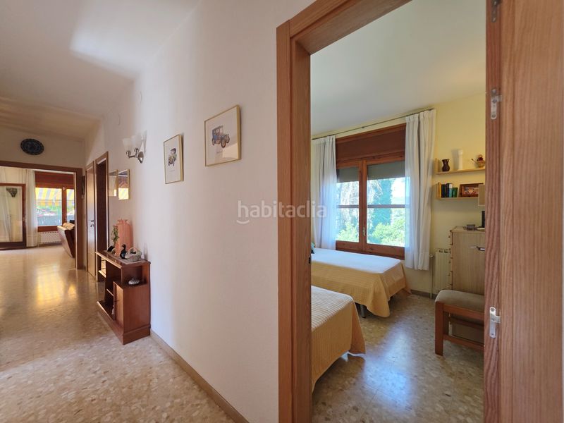 Foto bd67ca0c-2f8a-47ce-9efa-b1bca9ab8a6d. Casa amb xemeneia calefacció aparcament piscina a Vallirana