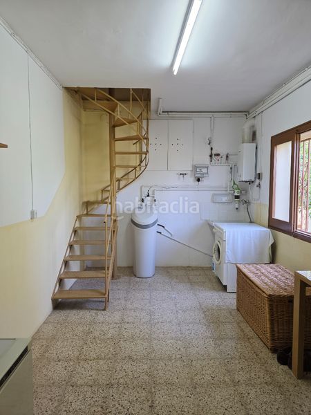 Foto ebd206ed-3af2-49cf-81a0-4fe09cd89852. Casa amb xemeneia calefacció aparcament piscina a Vallirana