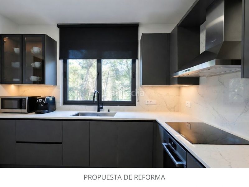 Foto f5442440-8321-44a1-a9dc-6aeffd02cfc2. Casa amb xemeneia calefacció aparcament piscina a Vallirana