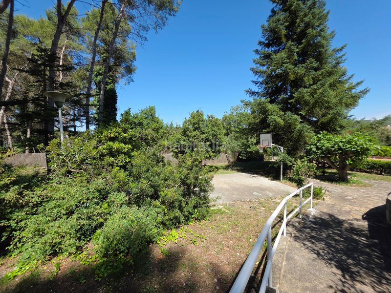 Foto ff46e3b1-8886-422c-a3cc-889f8a354c8e. Casa amb xemeneia calefacció aparcament piscina a Vallirana