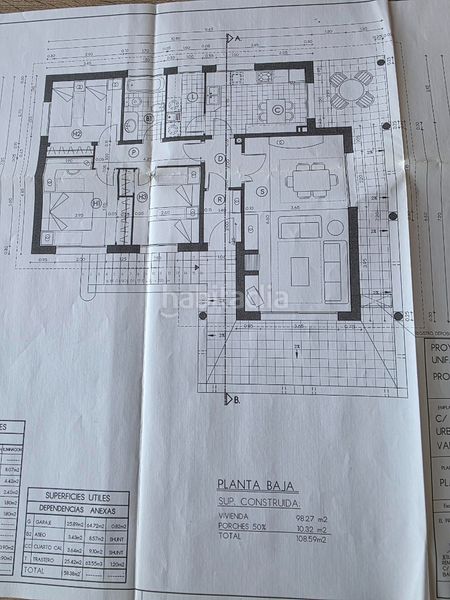 Foto 01d9bd00-c8ad-4c2e-afcb-5b09e001e64e. Casa amb xemeneia calefacció aparcament piscina a Vallirana