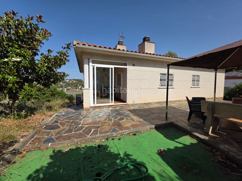 Foto a7941948-e353-4760-9af7-f77a260c53dd. Casa amb xemeneia calefacció aparcament piscina a Vallirana