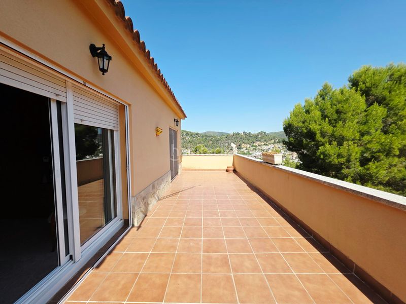 Foto 654aa8e3-38e6-4285-93c1-daefec6aa644. Casa amb calefacció aparcament a Vallirana