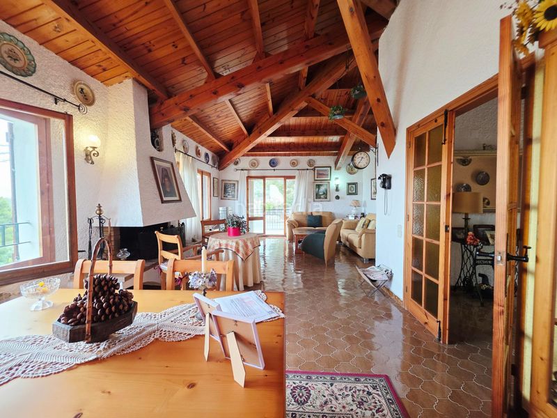 Foto 53642c09-3975-4287-ab3a-949ba28d5abb. Casa amb xemeneia calefacció aparcament piscina a Vallirana