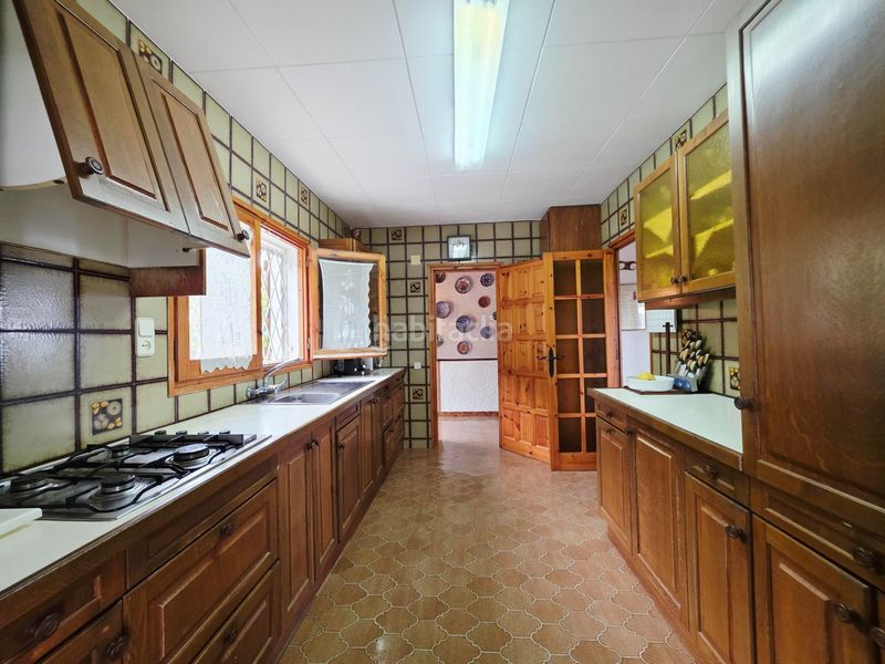 Foto c3b64656-d159-424f-83eb-01f121dd5652. Casa amb xemeneia calefacció aparcament piscina a Vallirana