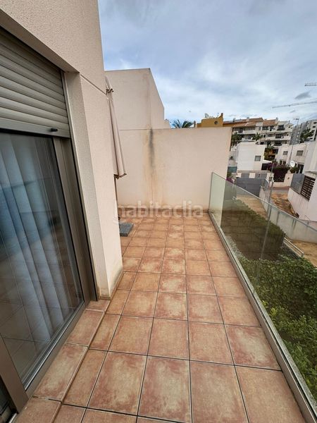 Foto 3695bb9d-0559-438d-8bee-9cd936713a8e. Casa adossada amb aparcament piscina a Punta Prima Orihuela