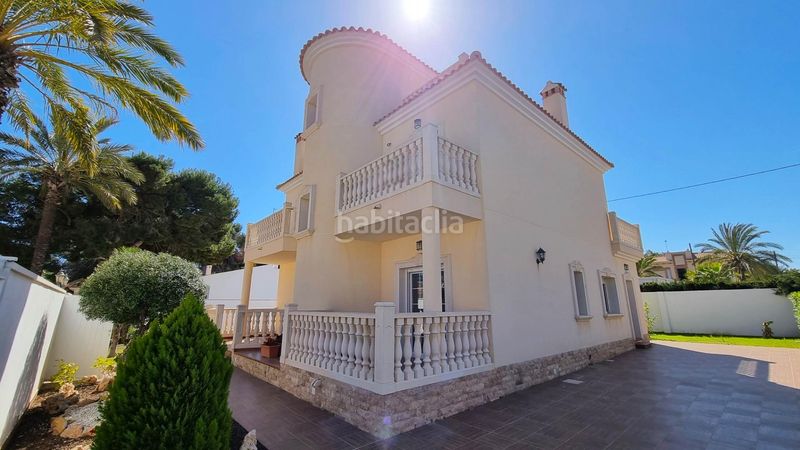 Foto 248c084d-9754-45fe-8834-b0e102240245. Xalet amb aparcament piscina a Cabo Roig Orihuela