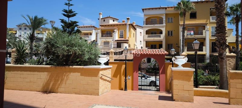 Foto 27f53e9f-5dfc-4ca1-924b-2217c79f8d43. Apartment in Zona Playa de los Locos Torrevieja