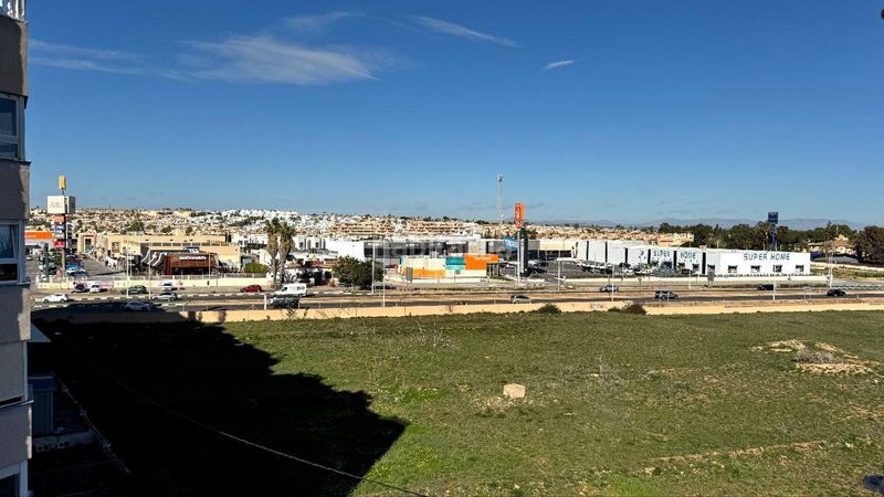Foto dbbc3cbc-15f4-4e49-9f14-026519b1bc88. Apartament amb aparcament a Punta Prima Torrevieja