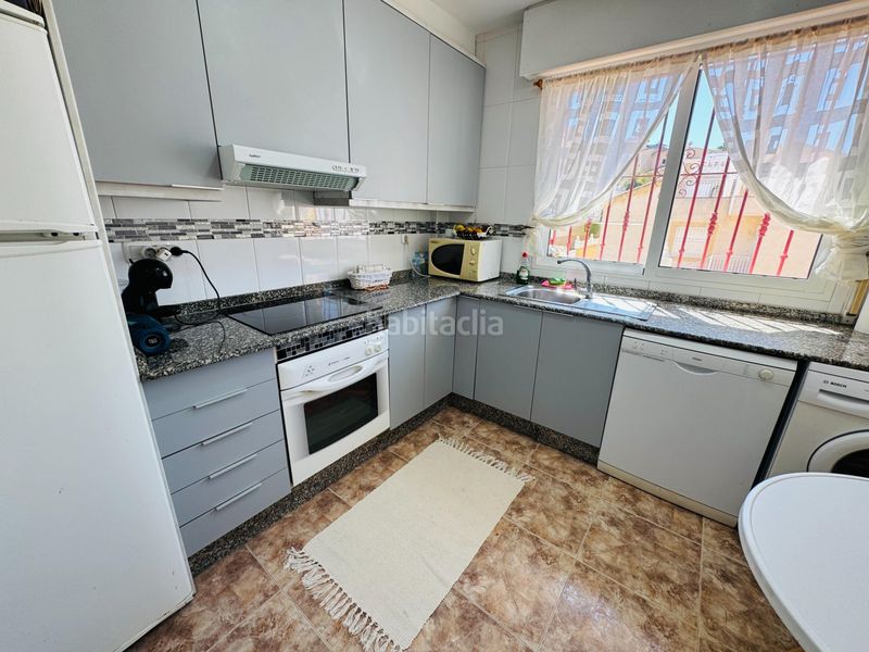 Foto 0b6e9e40-41ae-4891-85a0-f33845917947. Casa adossada amb piscina a La Florida Orihuela
