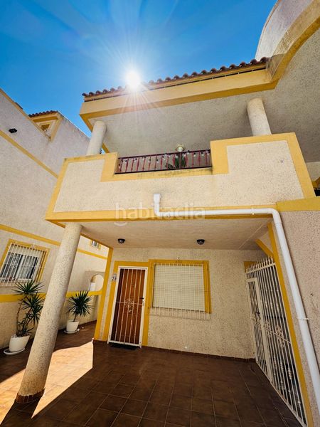 Foto d16f9d7a-76fb-4765-ab47-fae2bc1f1f69. Casa adossada amb piscina a La Florida Orihuela