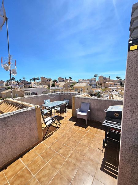 Foto a8f0db35-ae34-4eaf-8e7b-ecdd166378b2. Casa adossada amb piscina a La Florida Orihuela