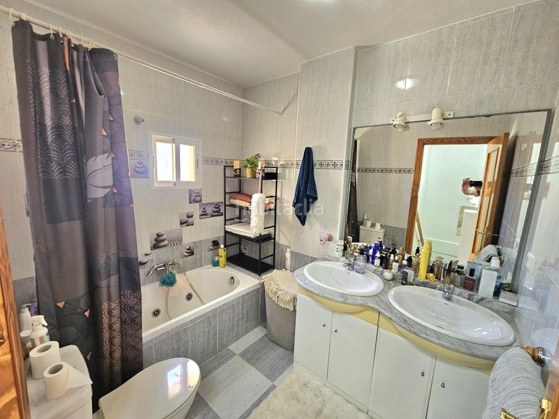 Foto e547f998-d88a-4702-8e87-45bf113b3207. Casa adossada amb piscina a La Florida Orihuela
