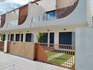 Casa a Pilar de la Horadada Ciudad. Precioso bungalow de 2 dormitorios en planta baja en pilar de la