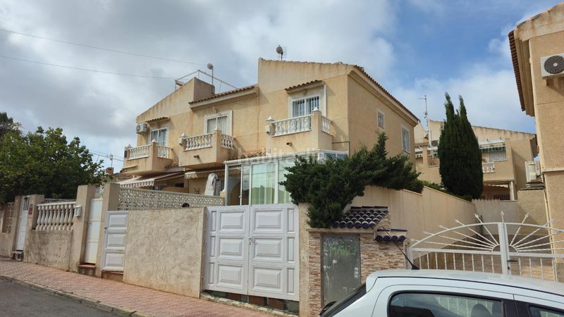 Foto 4c2af3d7-4d3a-4209-9078-b536092fb52c. Casa amb aparcament piscina a Zona los Frutales Torrevieja