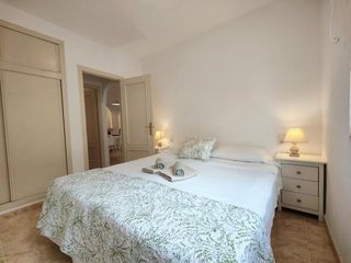 Apartament a Las Piscinas Naturales. Luminoso apartamento de 2 dormitorios con vistas al mar y piscin