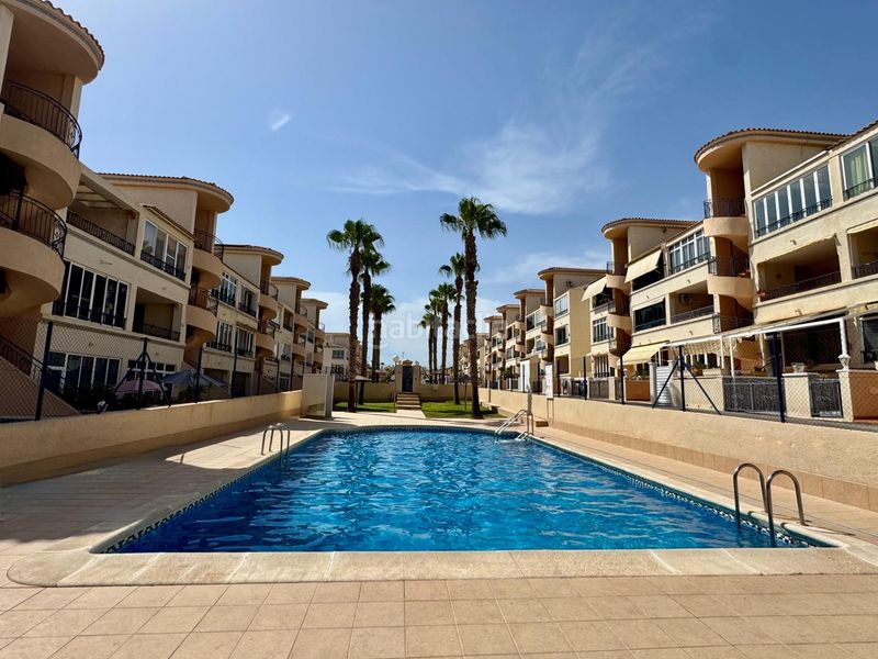 Foto ca77bca3-65e7-492d-b177-05077eceeca3. Apartament amb piscina a Los Balcones y los Altos Orihuela