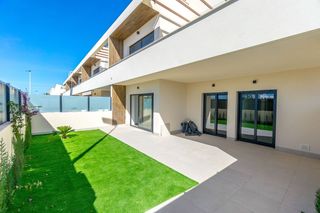 Casa a schiera in Playa de los Náufragos. Moderno apartamento en planta baja de 2 dormitorios  la veleta