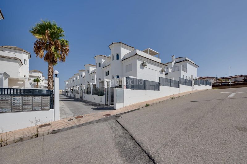 Foto 4528ff93-fe83-45c9-a332-430b7bbb02d4. Casa aparellada amb aparcament a San Fulgencio
