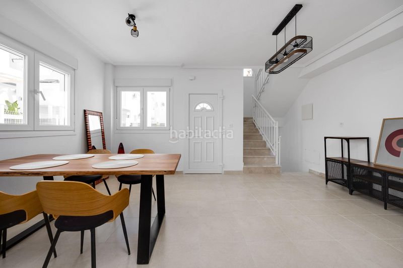 Foto afcbd7ad-f0b5-4bf1-ad65-7a0d2b4f46f3. Casa aparellada amb aparcament a San Fulgencio
