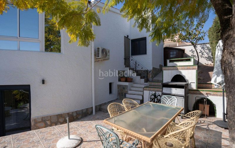 Foto ce34eb76-ae24-45bf-942d-697222f8924f. Xalet amb aparcament piscina a Rojales