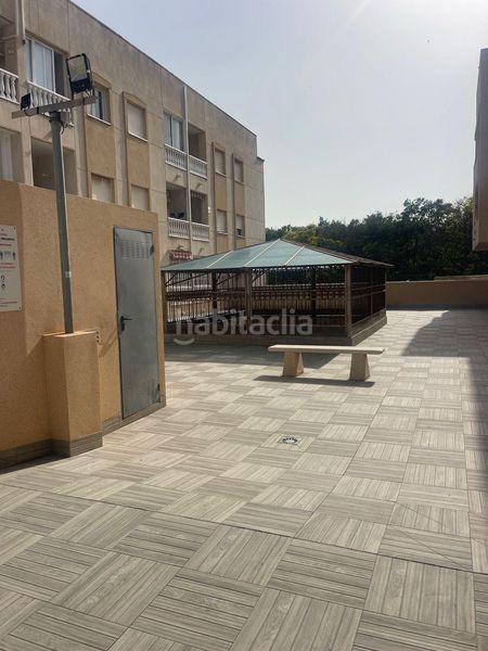 Foto 48d1e0af-b3d8-4942-baed-f1881aa99525. Apartament amb aparcament a Antonio Machado Torrevieja