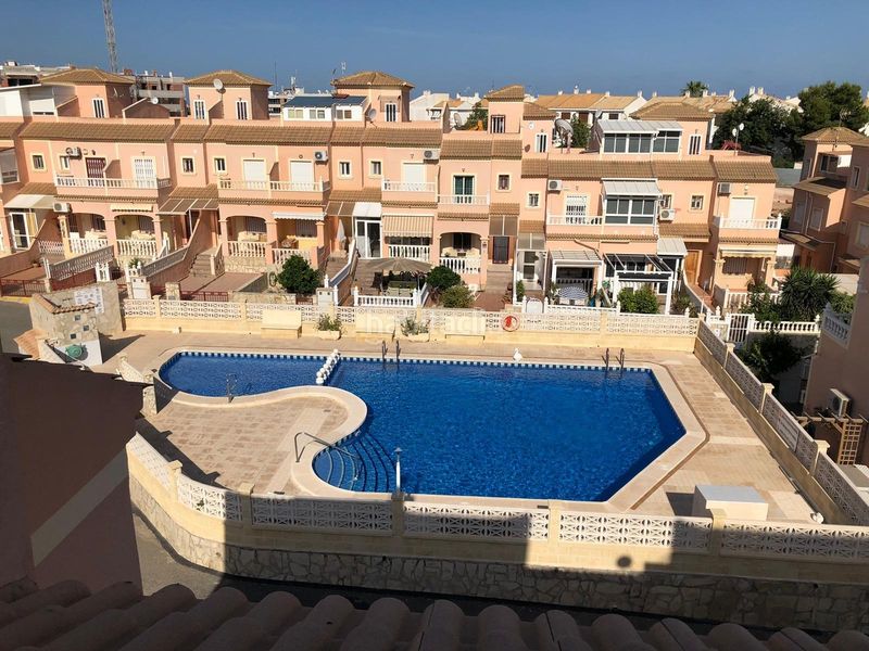Foto a6265ee7-5901-4d0d-8147-2b52ac8f726a. Xalet amb aparcament a Playa Flamenca Orihuela