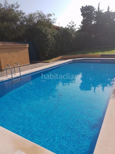 Foto d6ef361b-8b2e-476e-bf31-97fbba426659. Casa adossada amb aparcament a Cabo Roig Orihuela