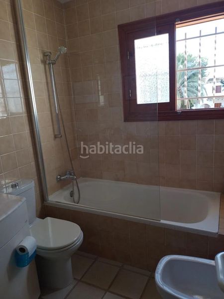 Foto e95e44b1-30c0-46ca-831f-9d8015e0e603. Casa adossada amb aparcament a Cabo Roig Orihuela