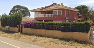 Casa adossada a Los Urrutias. Chalet adosado de 4 dormitorios con jardín y terrazas  los urrut