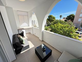 Apartament a La Zenia. Amplio apartamento de 3 dormitorios cerca de la playa  la zenia