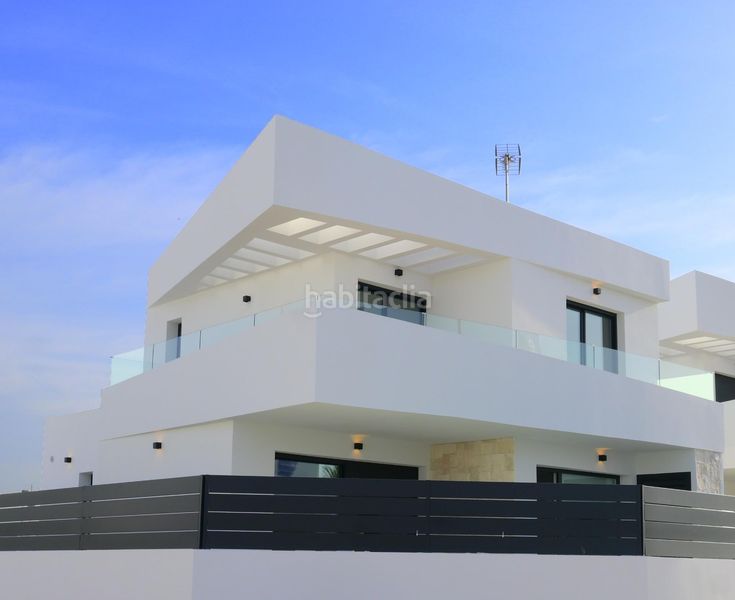 Foto af7602f8-546c-4d99-b7f1-a3938bb7c064. Xalet amb aparcament a Dolores