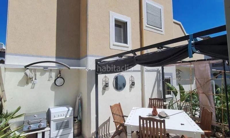 Foto c17aa1ae-1d6b-44ec-b5a3-d5174a9524bc. Casa amb aparcament a San Miguel de Salinas