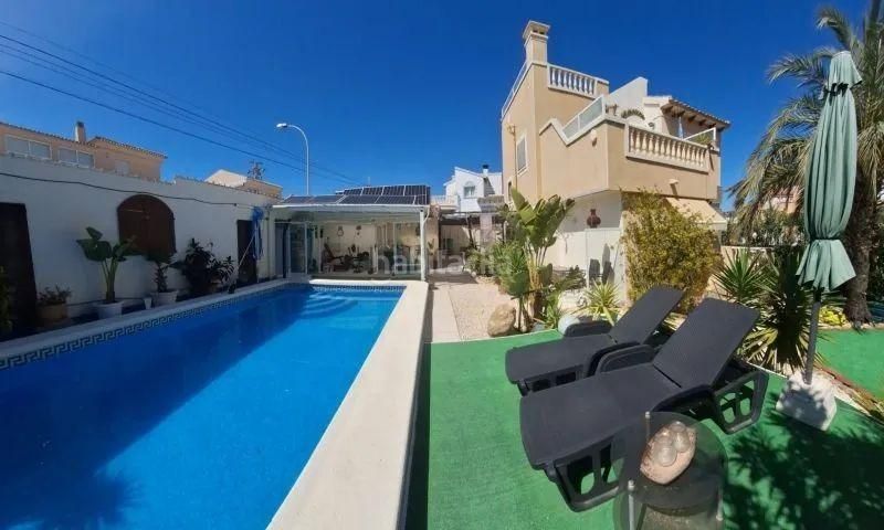 Foto f123ace6-21cb-4392-93b0-a9da36713e4c. Casa amb aparcament a San Miguel de Salinas