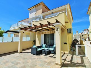 Doppelhaus in San Miguel de Salinas. Casa adosada reformada con piscina comunitaria  villamartín, ori