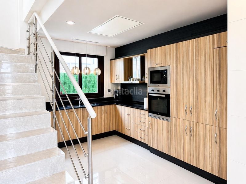 Foto b30a8218-9be2-4fc9-8e66-67f9ef626386. Casa adossada a Los Almendros Orihuela
