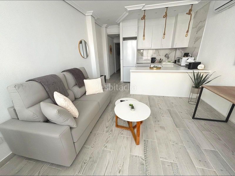 Foto 061611e4-a594-49b8-b69b-001aa0ada344. Apartament amb aparcament a Los Europeos Torrevieja