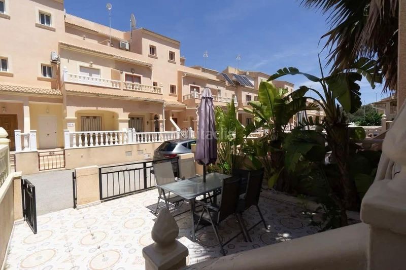 Foto 0f677e32-5e3d-48df-a7f9-635ec6e7c6b4. Casa a Playa Flamenca Orihuela