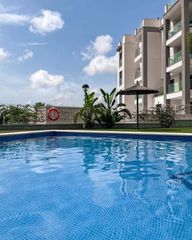 Apartament a Villamartín-Las Filipinas. Apartamento moderno de 2 habitaciones con piscina y aparcamiento